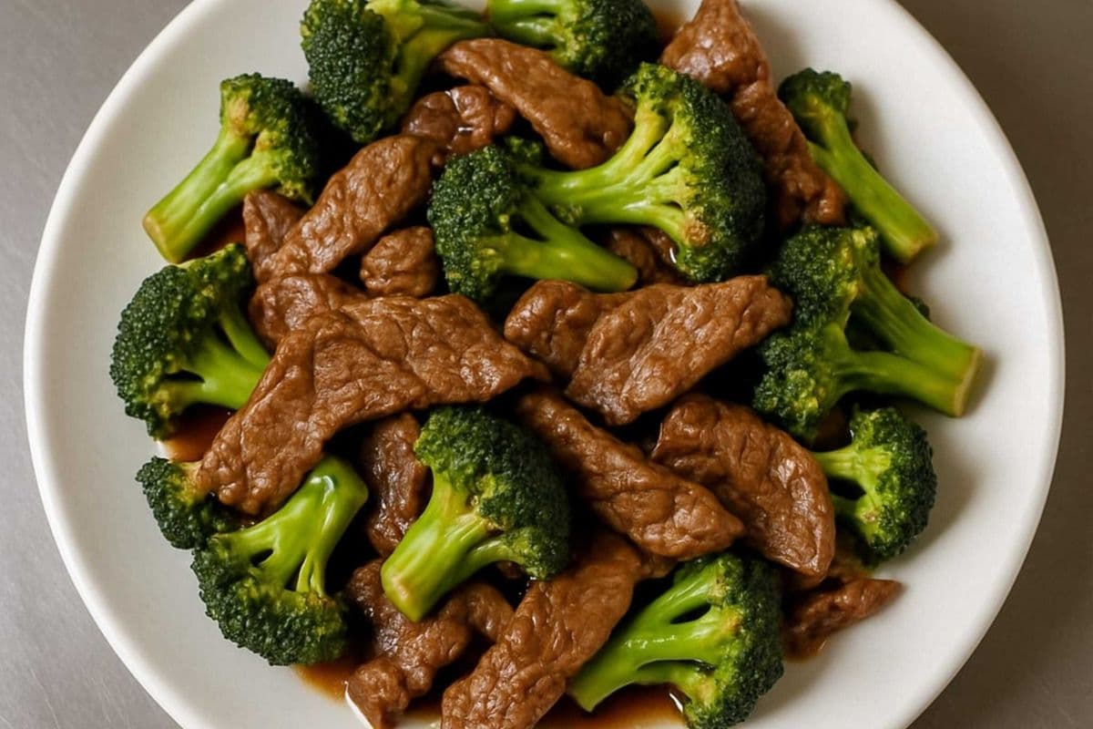 B6. Beef and Broccoli - 百家利牛肉