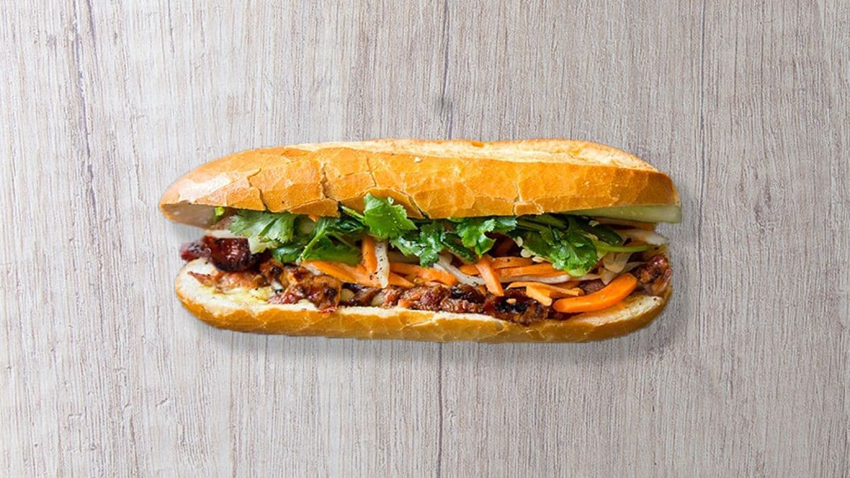w#B40 - Chicken Banh Mi