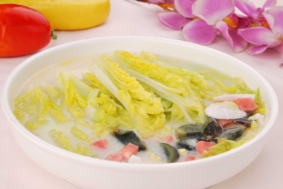 106 Braised Baby Cabbage in Broth with Minced Pork 上汤娃娃菜（肉碎）