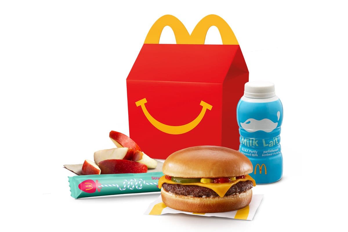 Happy Meal Cheeseburger with Apple Slices [350-460 Cals]