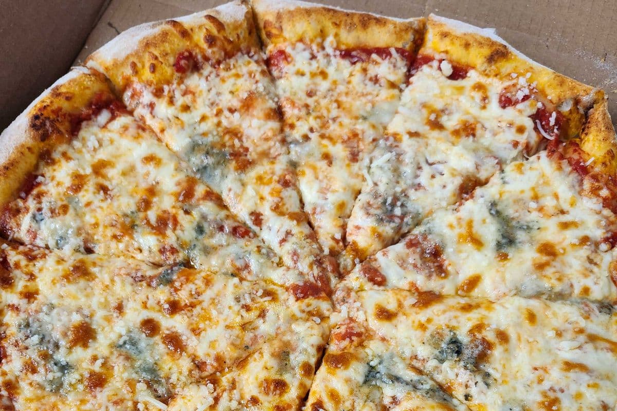 8. 16" Extra Large Quattro Formaggi Pizza