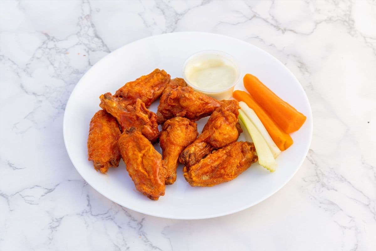 Wings (1 lb)+ 1 Blue Cheese Dip