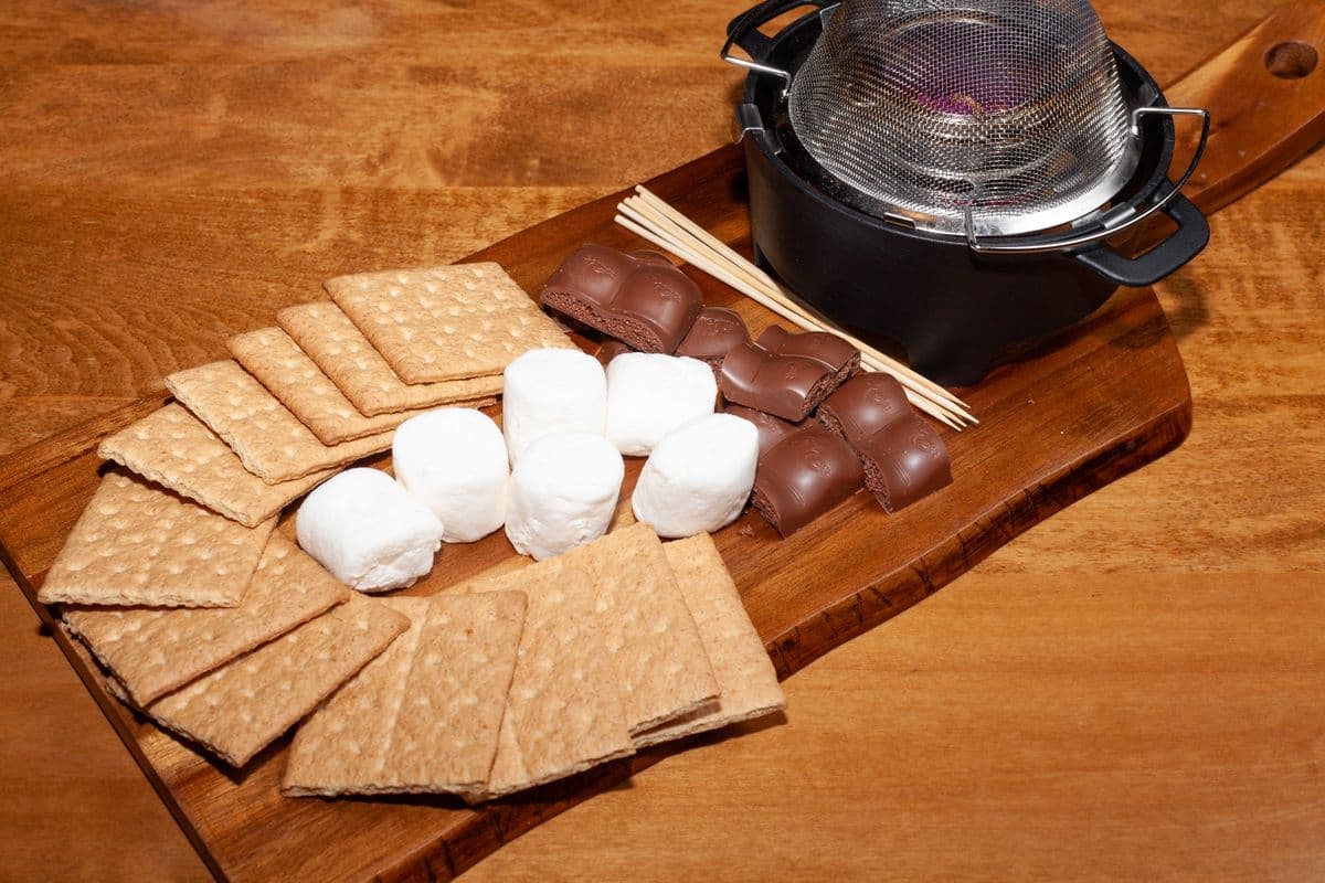 S'Mores Station