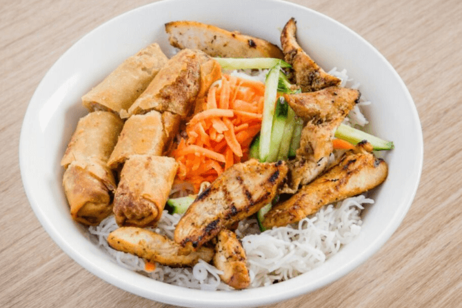 Kid's Lemongrass Chicken on Vermicelli Noodle Combo