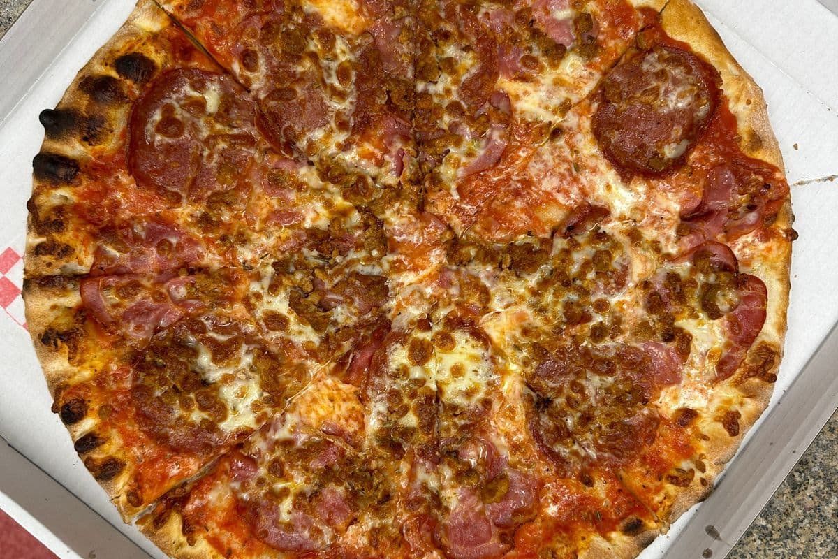 16" Carne Pizza