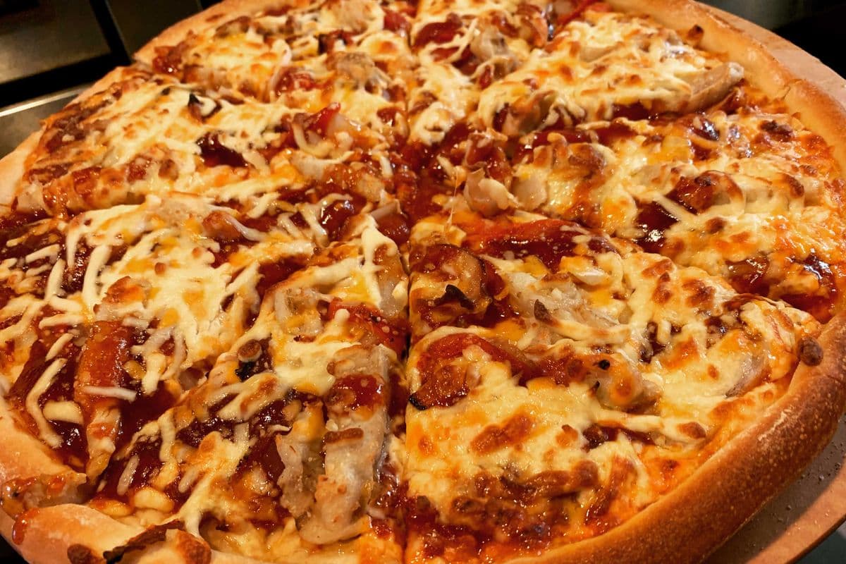12" Medium BBQ Chicken Pizza
