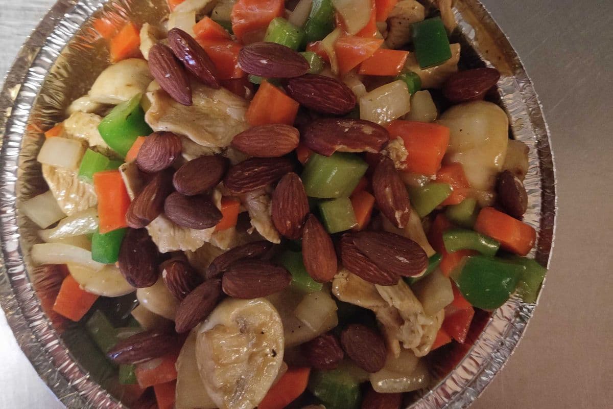 K001. Chicken Vegetable Almonds