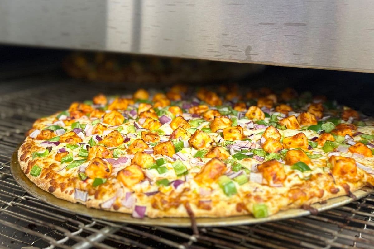 Achari Paneer Pizza