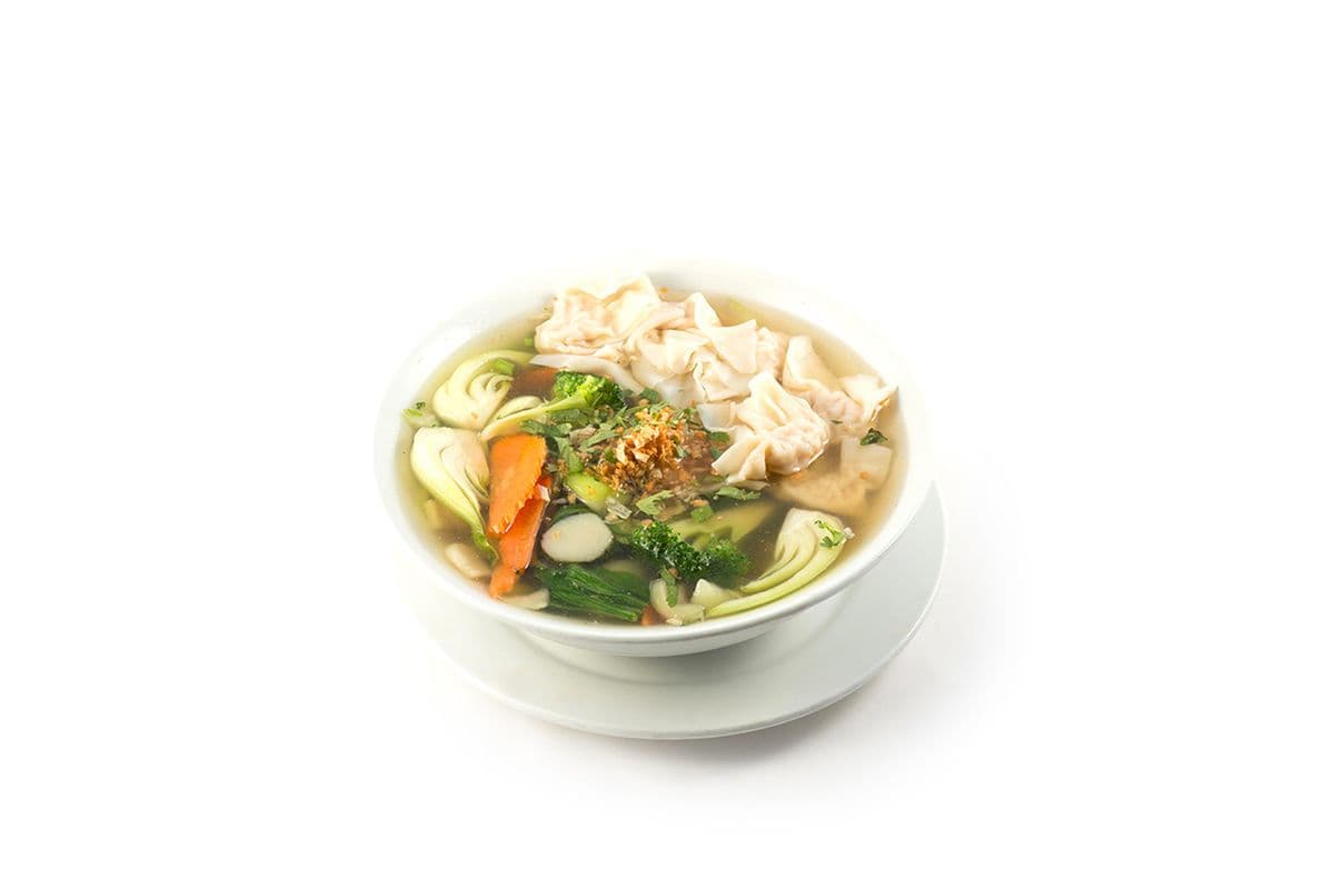 13. Soupe wonton avec légumes variés / Wonton Soup with Various Vegetables
