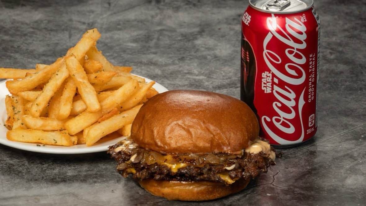   Juicy Cheeseburger Combo 🧀 