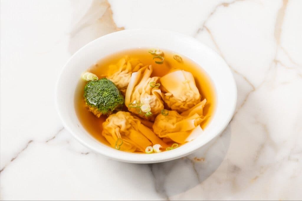8. Wonton Soup / 雲吞湯