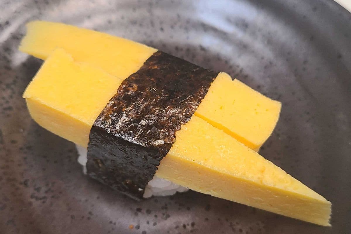 6. Nigiri à L'omelette Japonaise (Tamago) / Japanese Omelette (Tamago) Nigiri