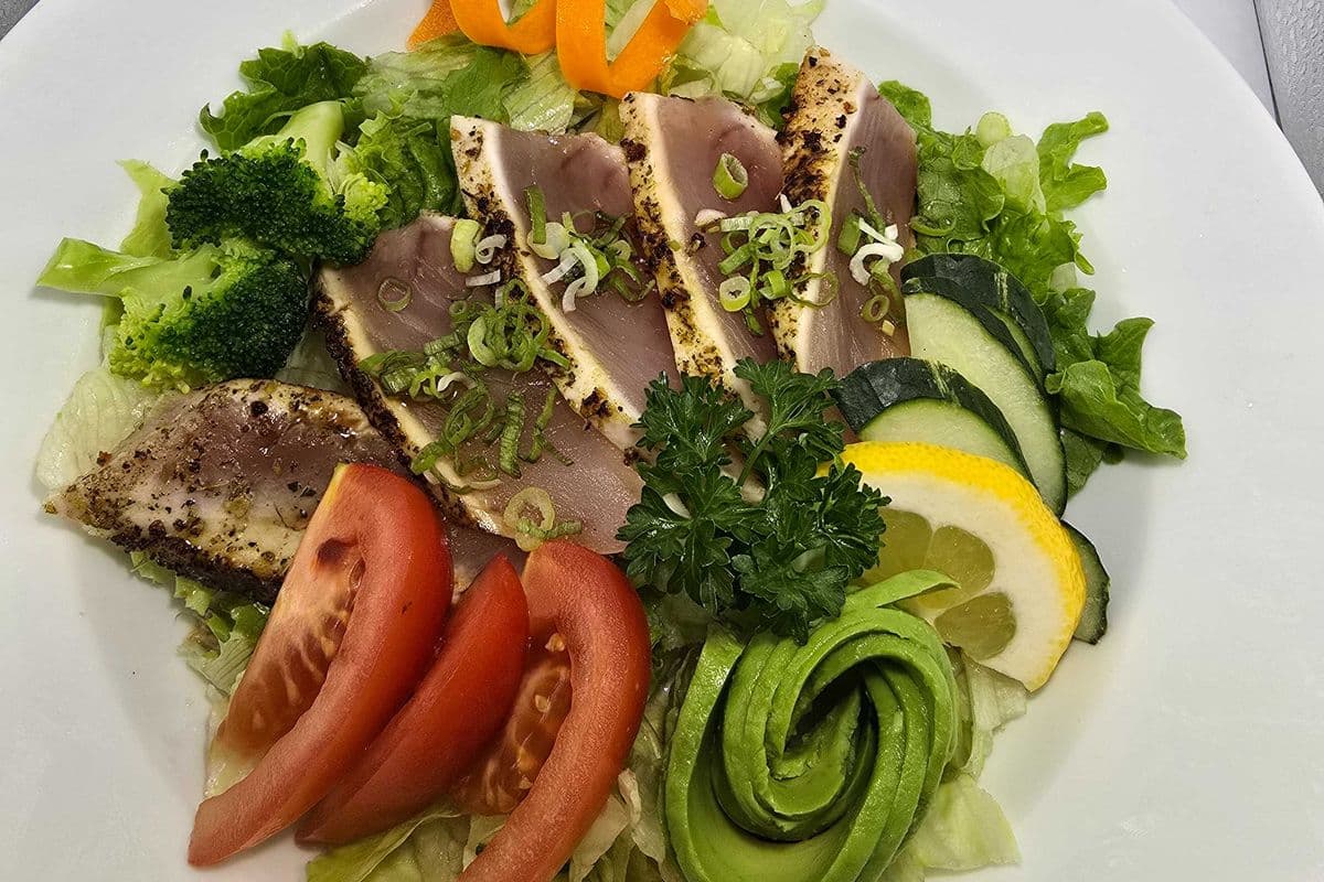 Tuna Tataki Salad
