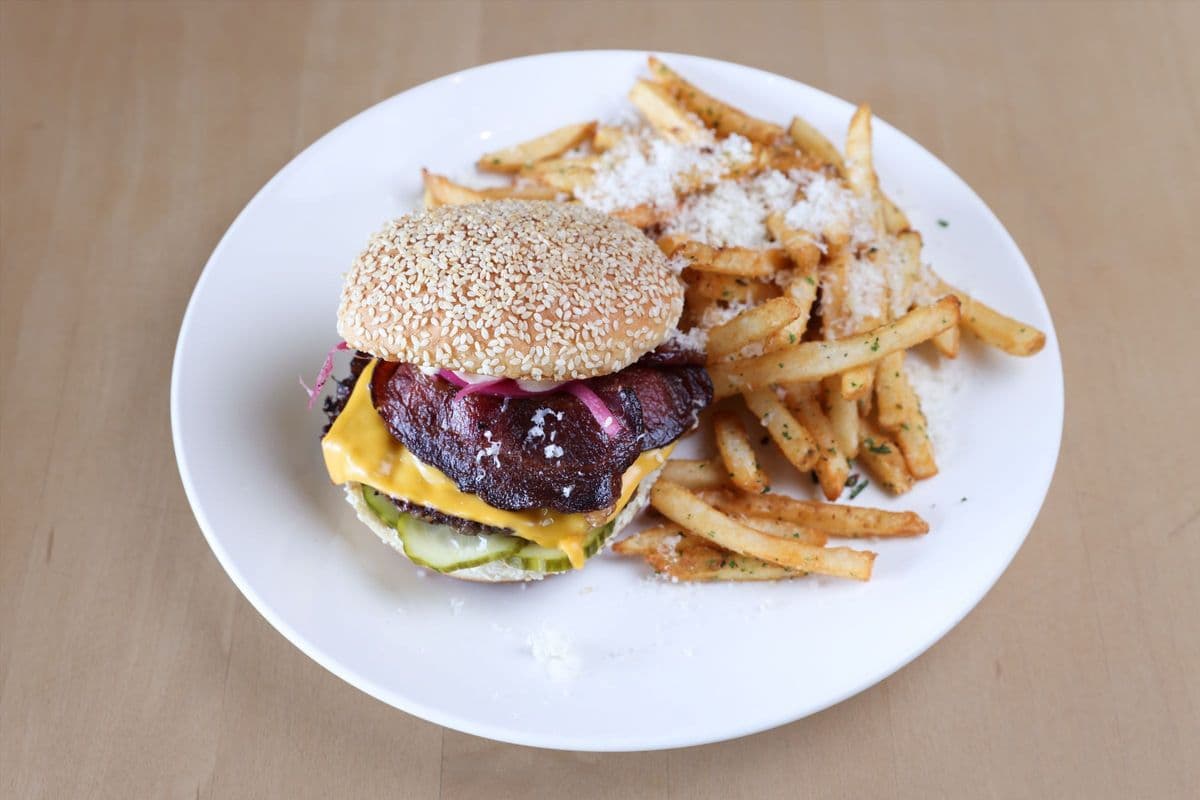 HOMETOWN BURGER