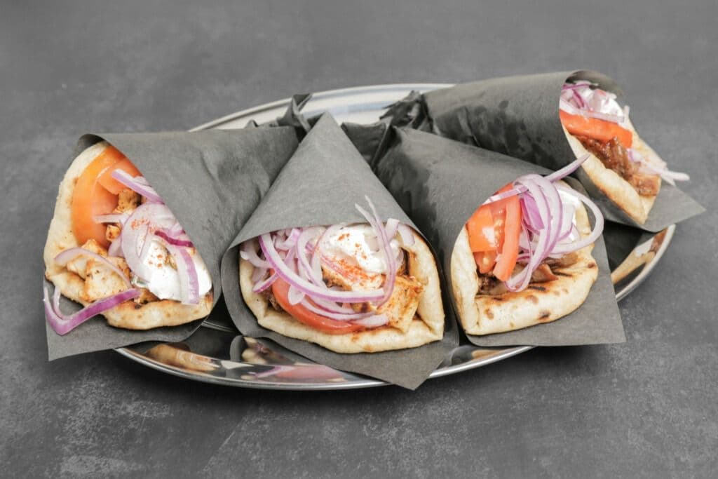 Pitas Gyro Porc (4 mcx) et Fry (Large) / Pitas Gyro Pork (4 pcs) and Fry (Large)