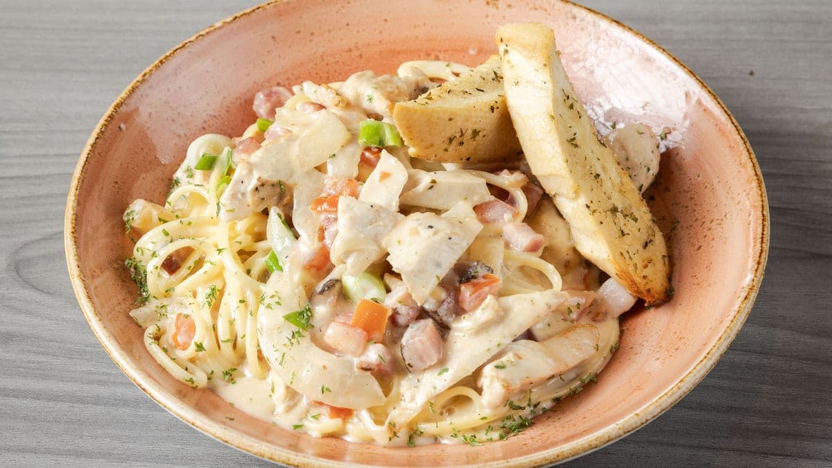 Chicken Carbonara Pasta