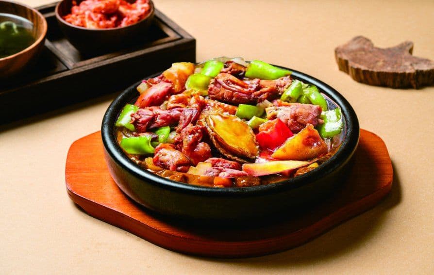 Abalone Chicken / 鲍鱼鸡公煲