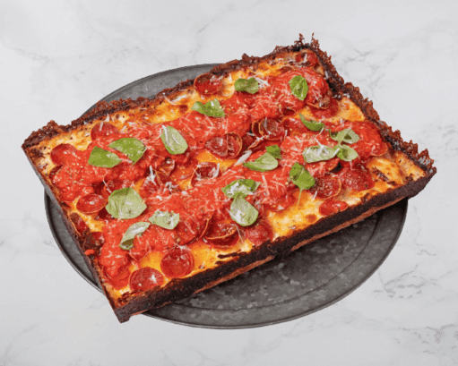 Pizza aux pepperonis style Détroit / Detroit-Style Pepperoni Pizza