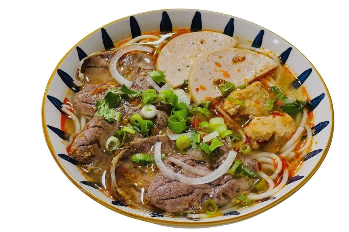 P8. Hue Style Rice Noodle soup