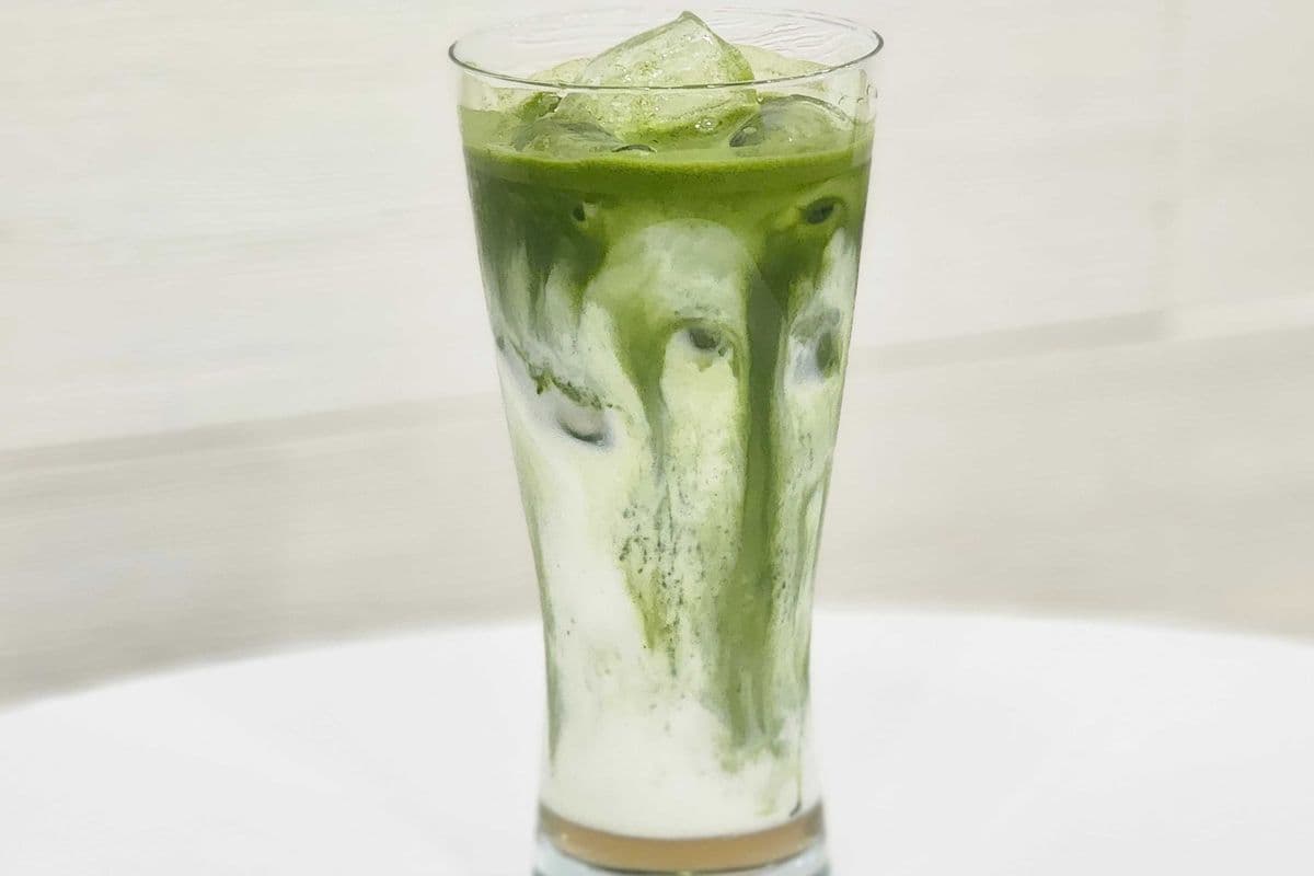 Ice Matcha Vanilla Latte (20oz)