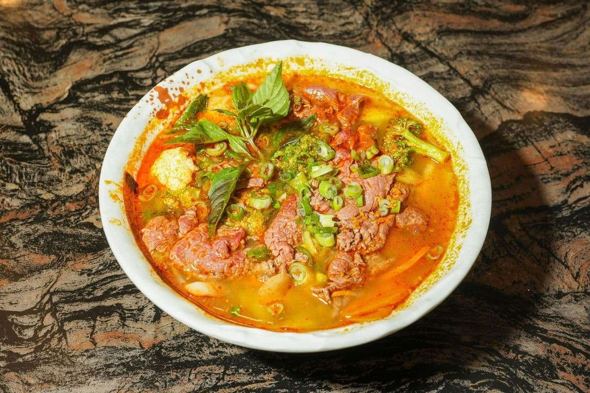 39. Thai Tom Yum Beef Rice Noodle Soup (Spicy)