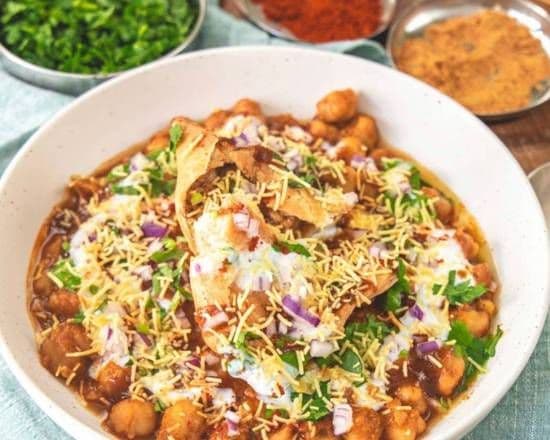 Samosa chaat / Samosa chaat