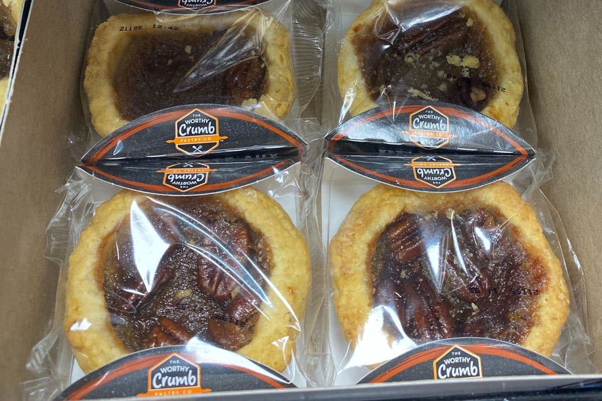 Pecan Tart (78 g) (330 Cal)