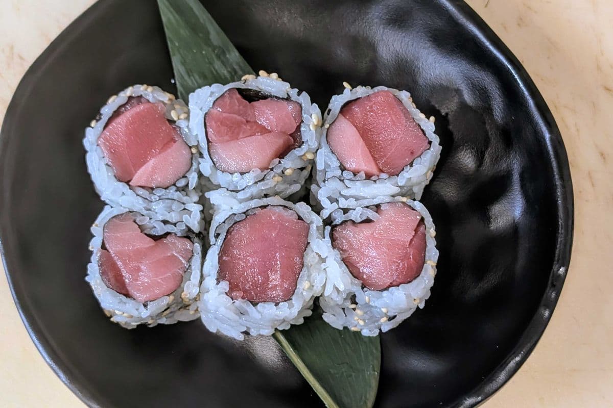 65. Tuna Maki Roll (Maguro)