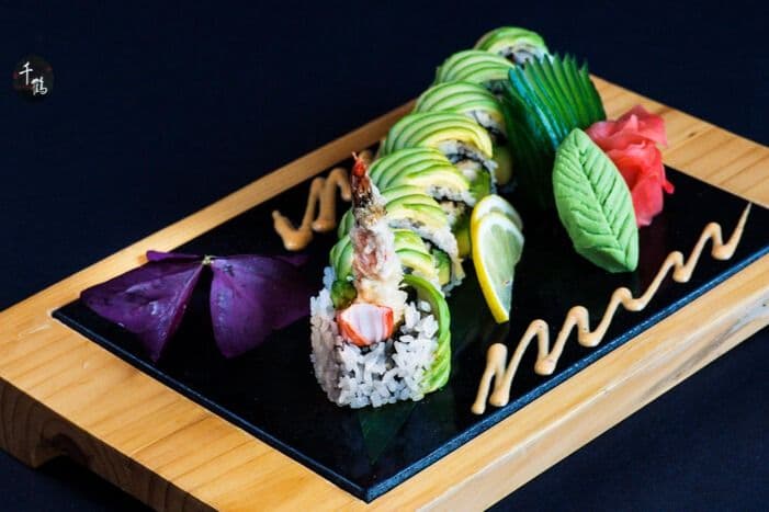 Green Dragon Roll (8 pcs)