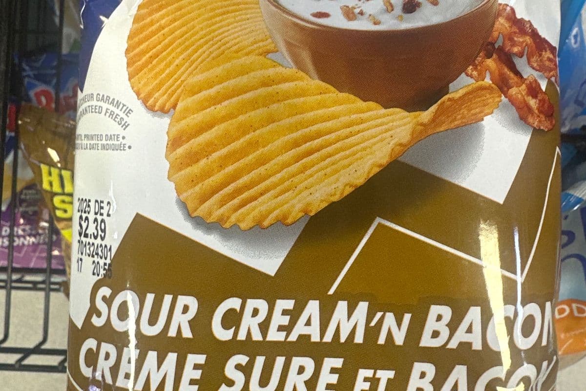 Ruffles Sour Cream and Bacon (Small) (66g)