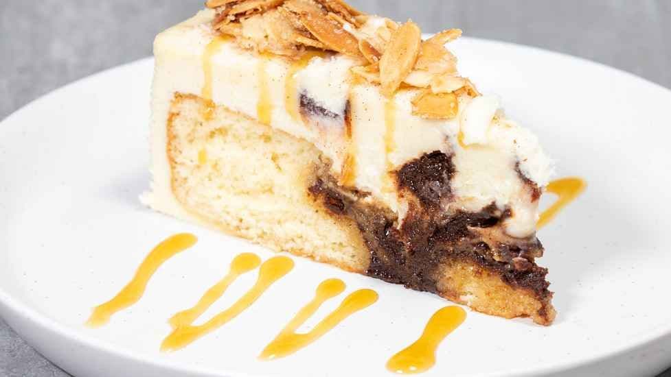 Cinnamon Bun Cheesecake