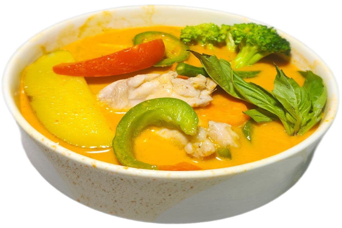 16B. Yellow Curry (Chicken)