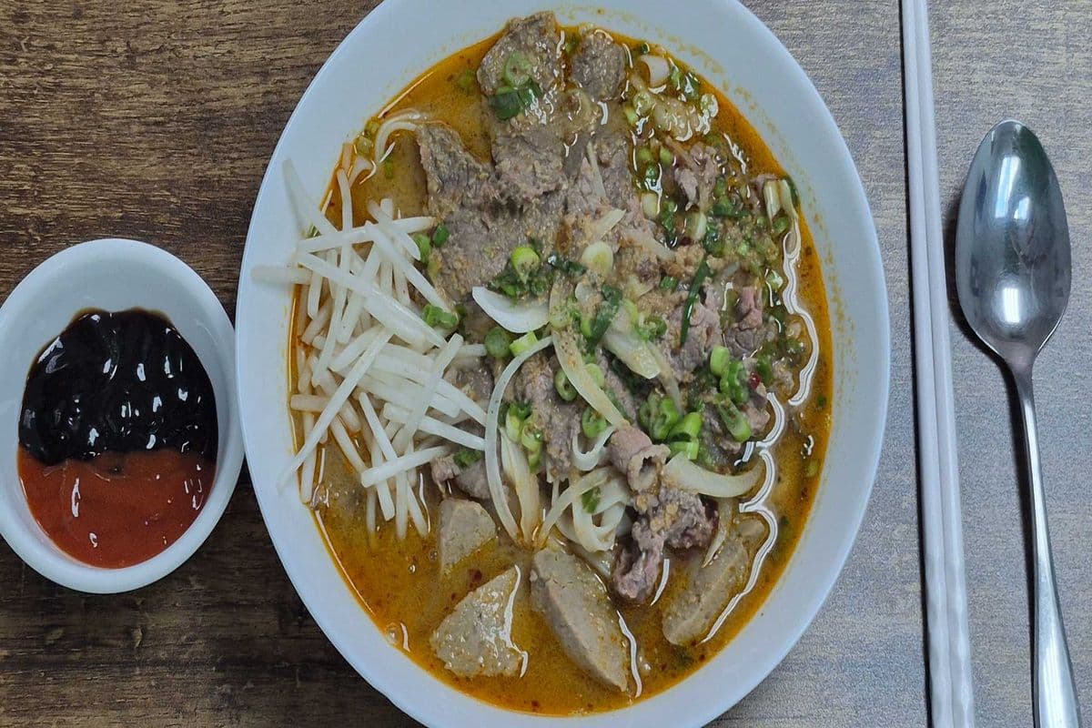 Peanut Satay Beef Pho Noodle Soup (Spicy)