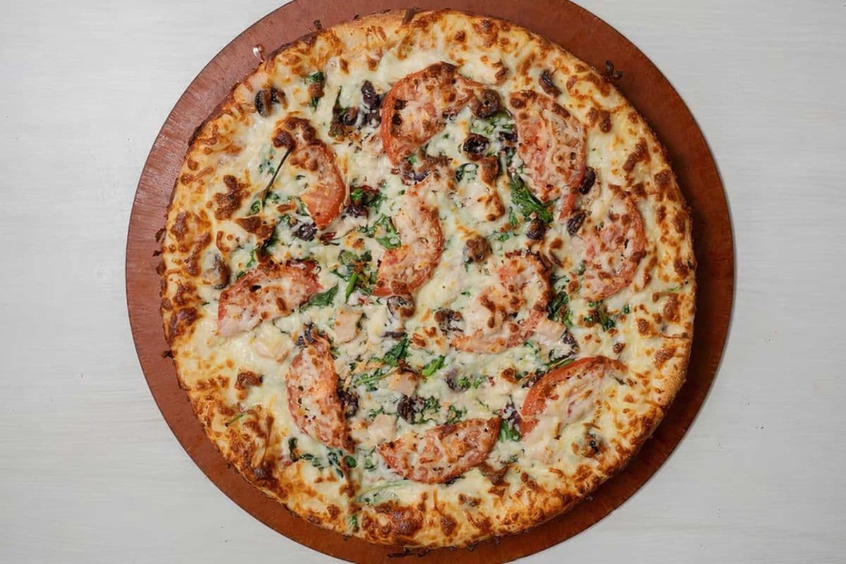 14" Large Mediterranean Pizza