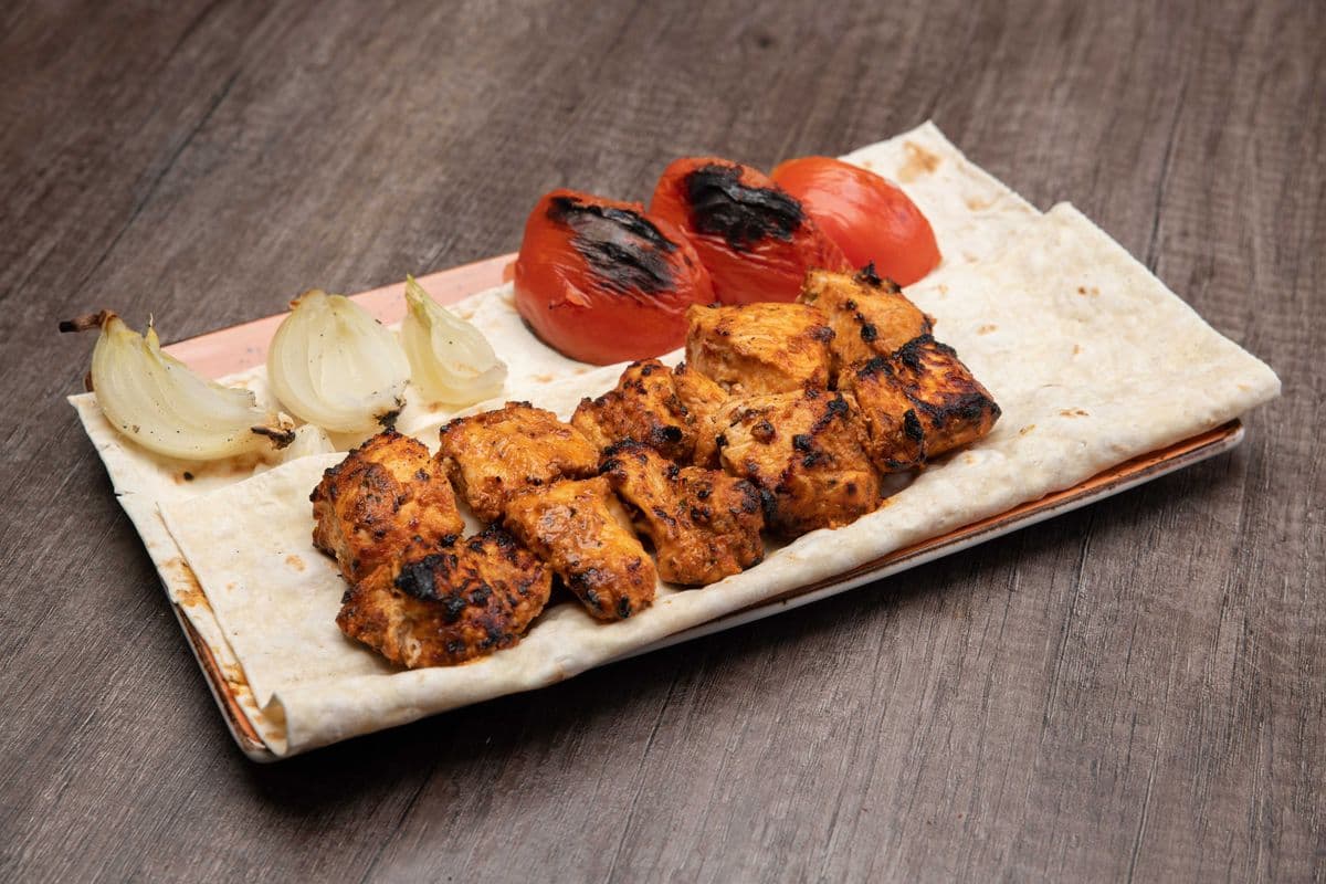 Shish Tawook (2 Skewers)