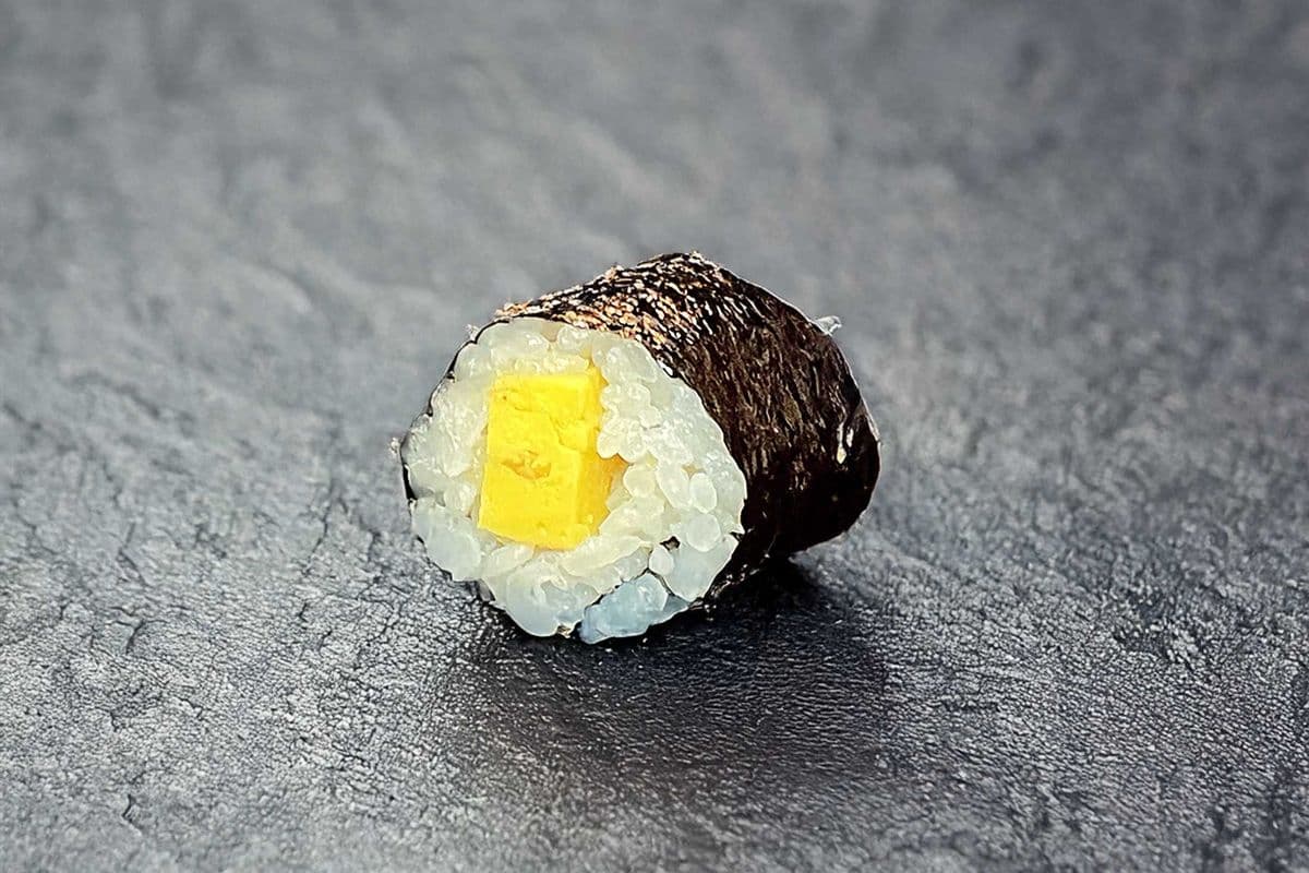 Tamago Maki (Egg omelet)