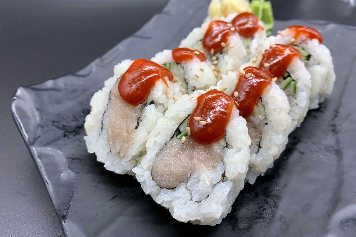 Spicy Tuna Roll (8 pcs)