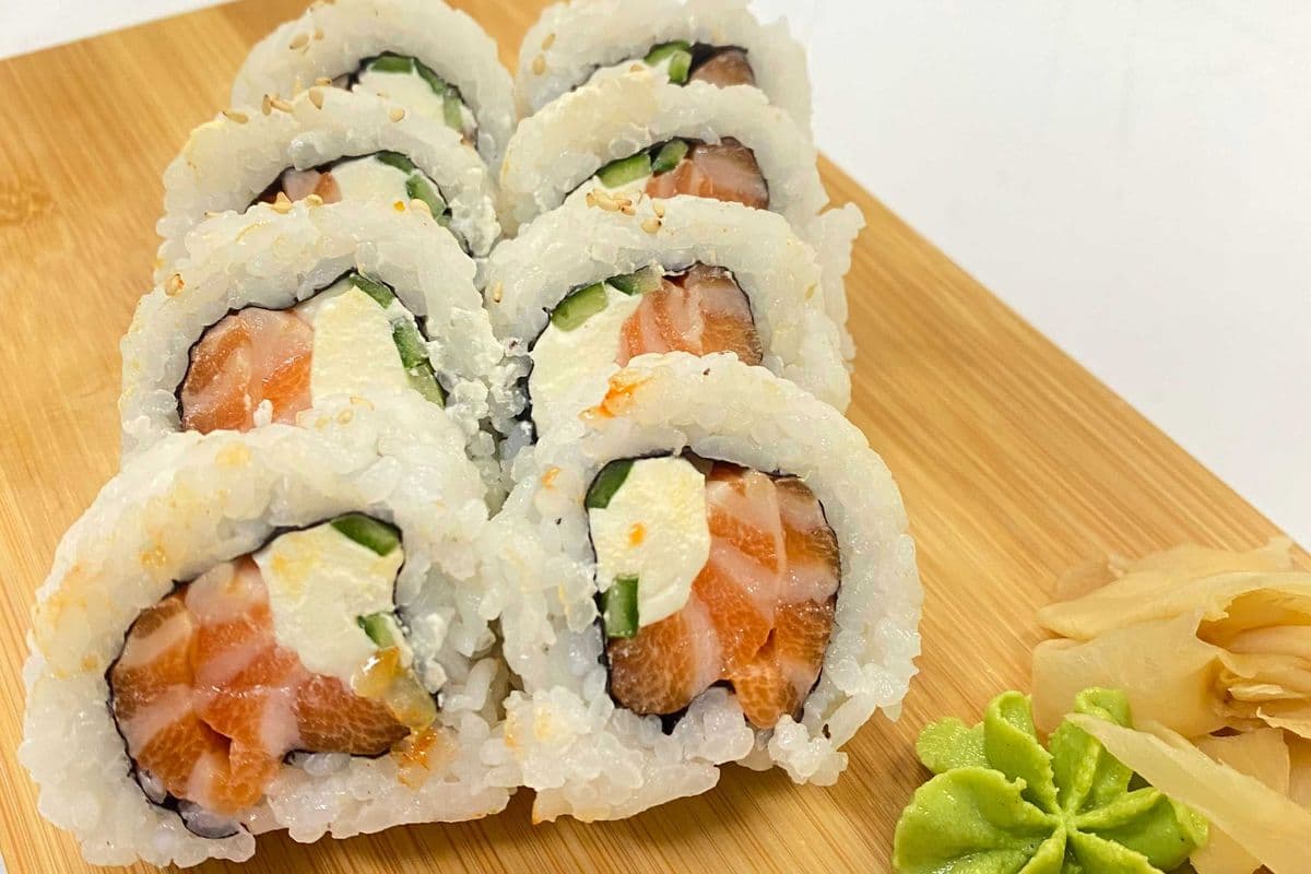 Salmon & cheese roll