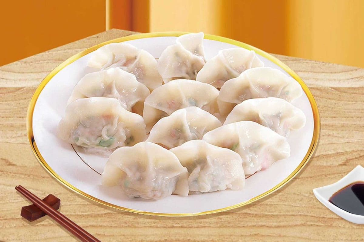 B6. Celery and Beef Boiled Dumpling