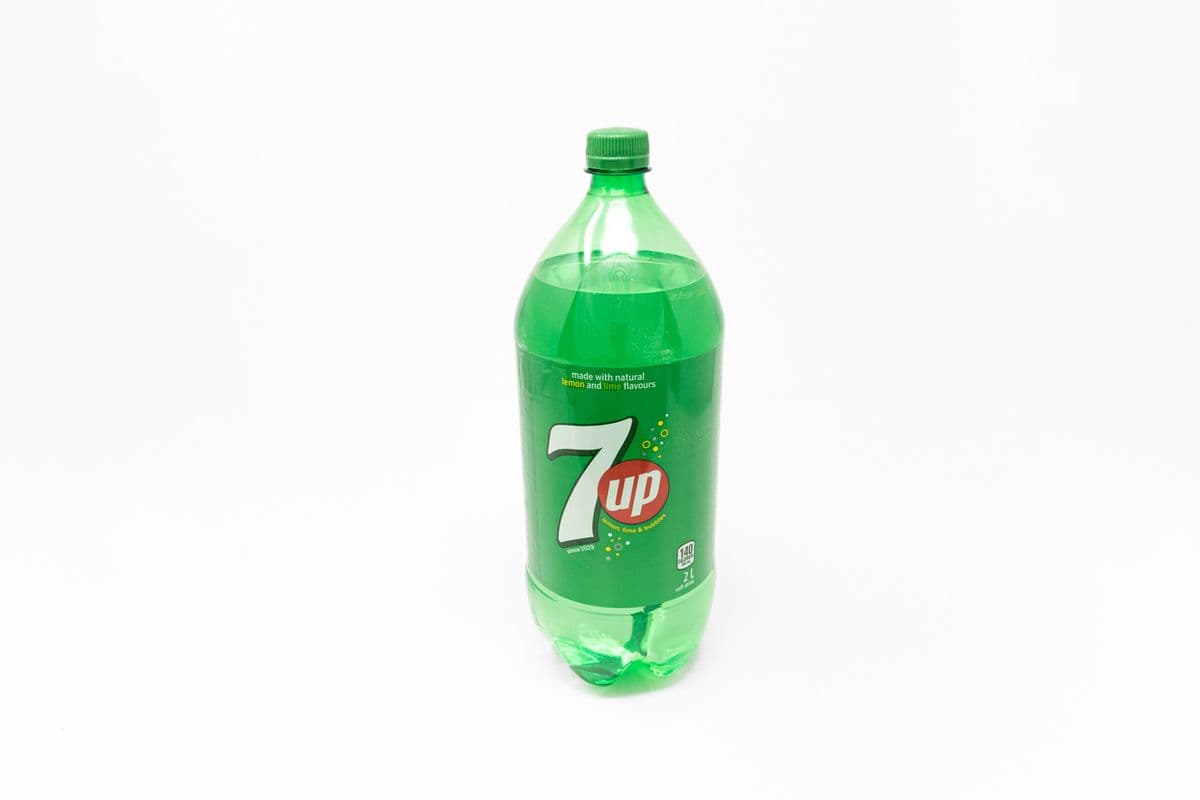 7UP (2L)