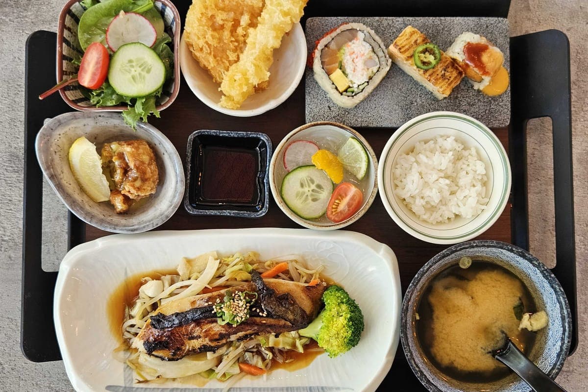 LUNCH TEISHOKU Teriyaki - Sable fish (gindara)