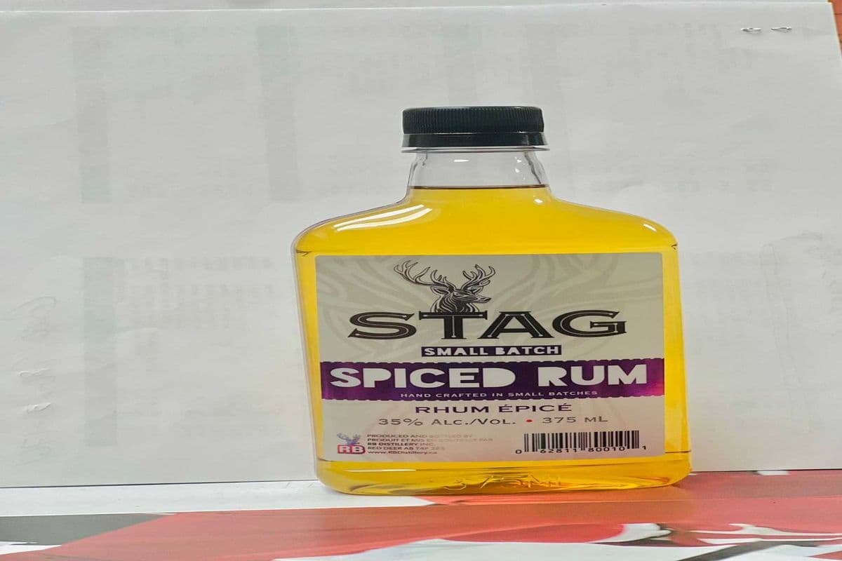 STAG RUM (1 x 375 ML)