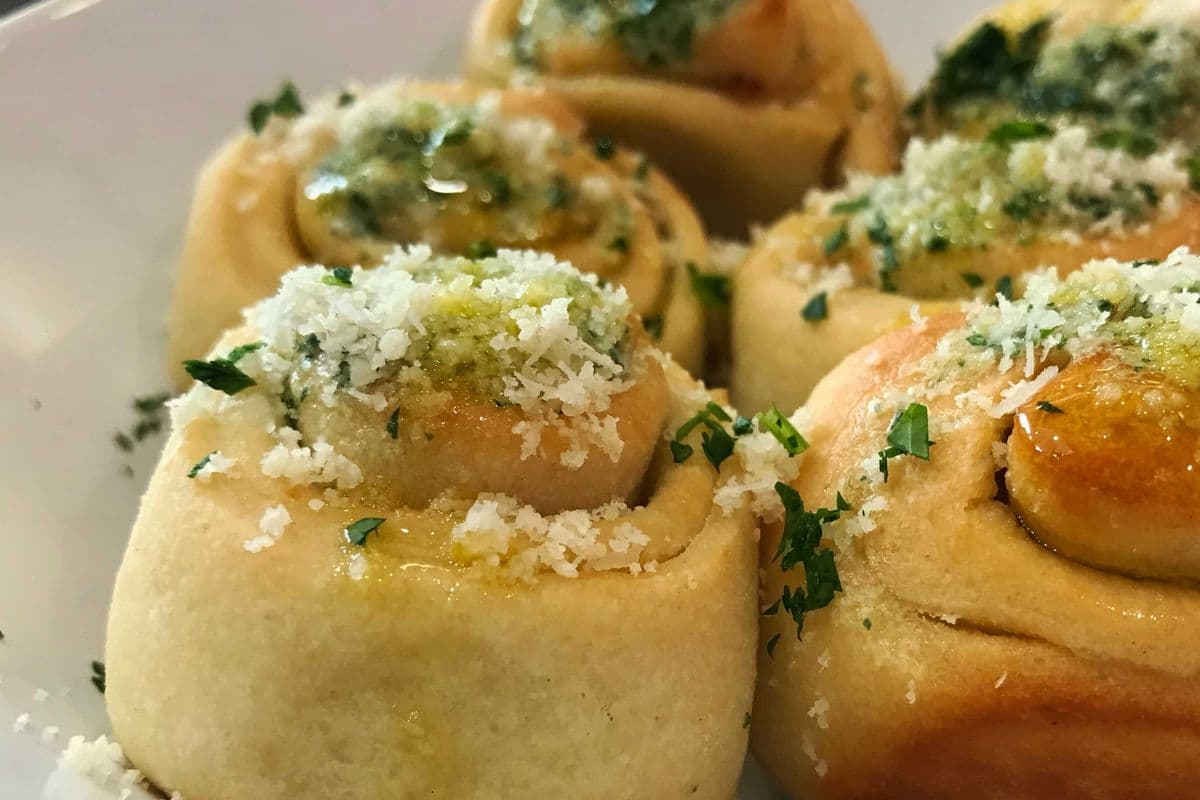 Garlic Rolls (6 pcs)