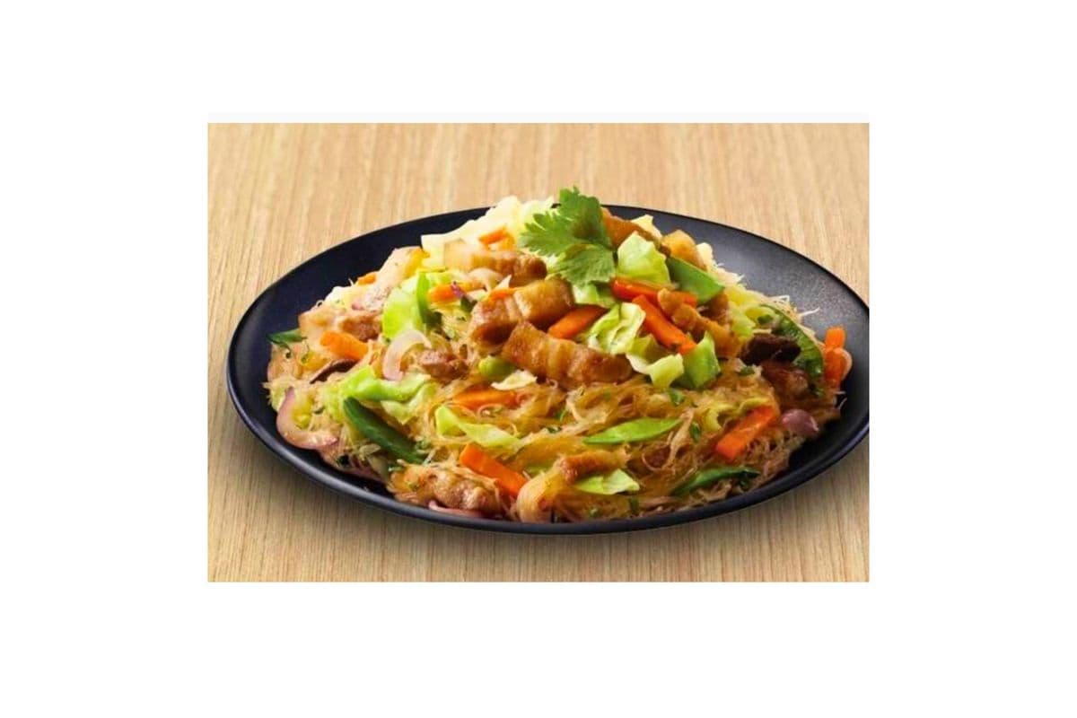 Chicken and Vegetable Noodles Stir-Fry