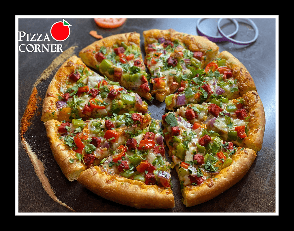 Medium Shahi Paneer Pizza
