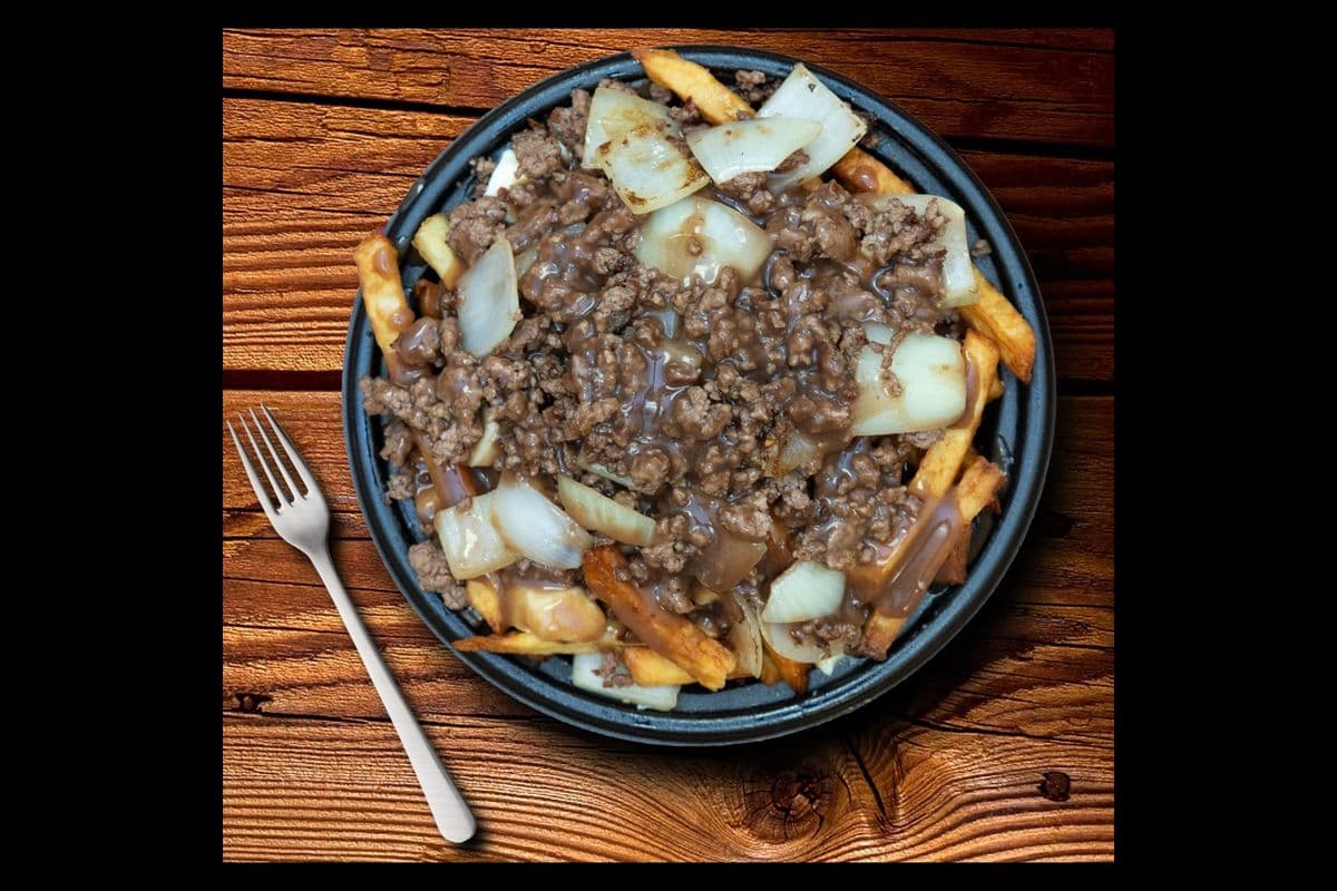Hamburger & Fried Onion Poutine