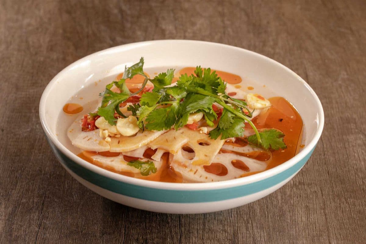 Stir Fried Lotus Roots with Homemade Chili Sauce 口味藕片