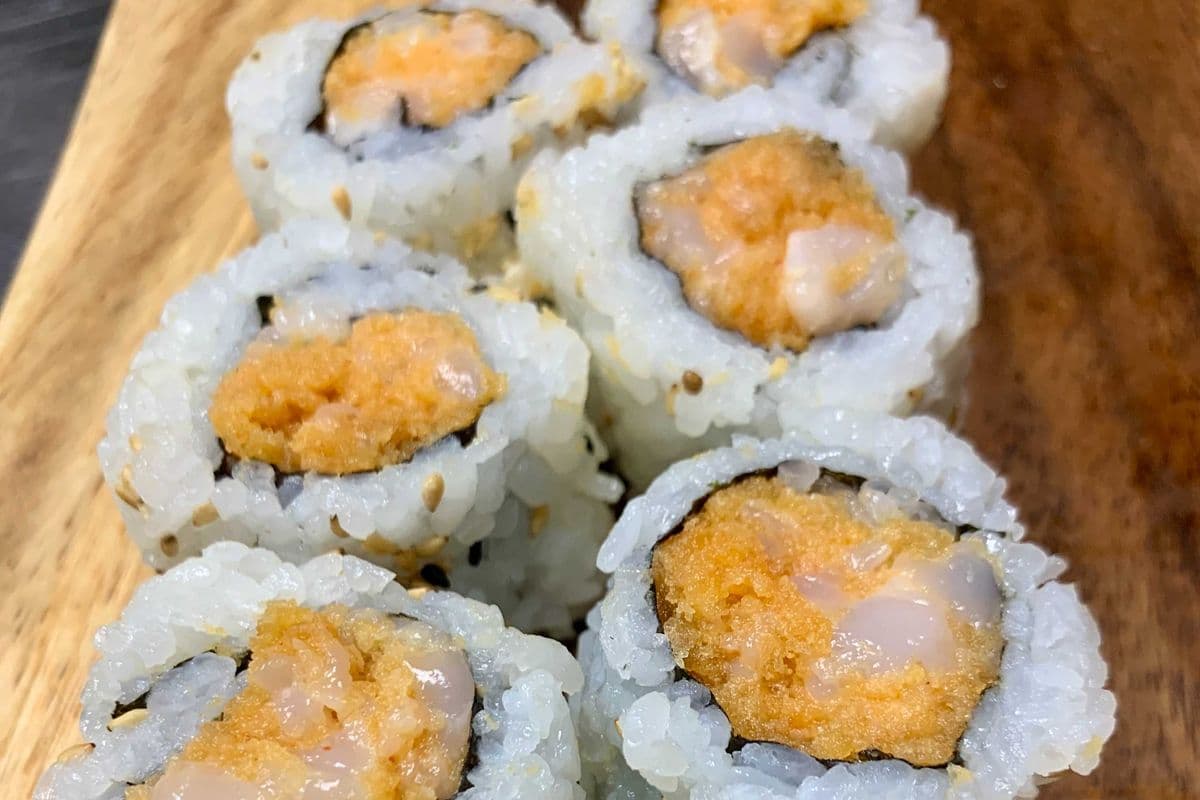 S05 Spicy Scallop Roll