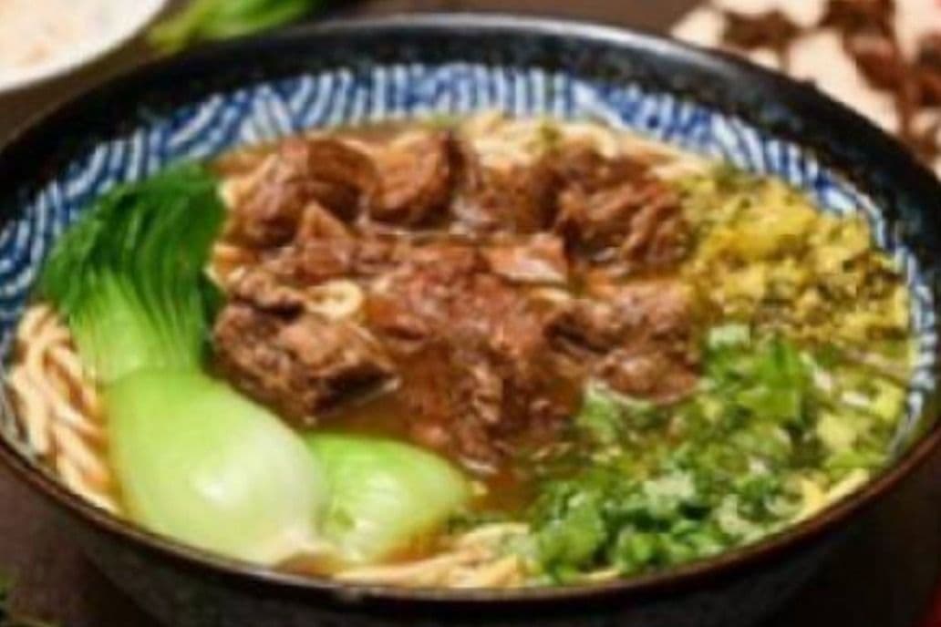 Taiwanese Braised Beef Brisket Noodle Soup 台式牛腩湯麵
