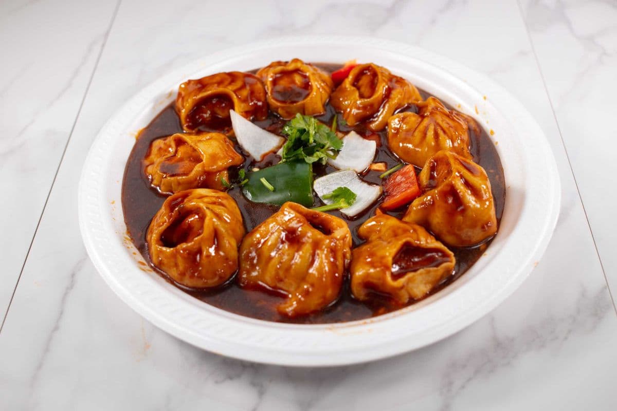 Curry Momos (10 pcs)
